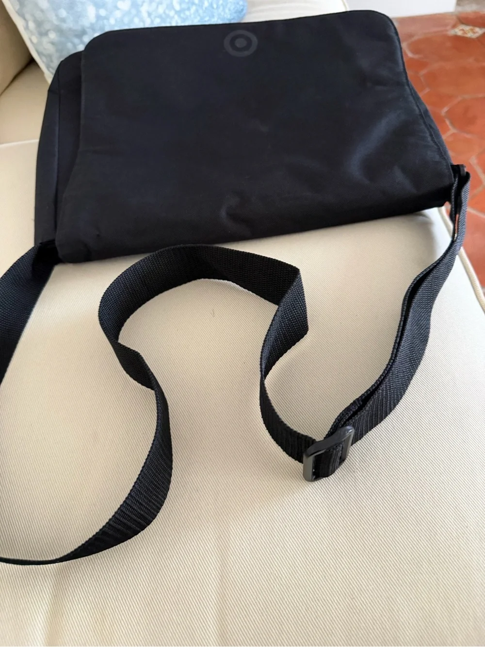 Target compact black